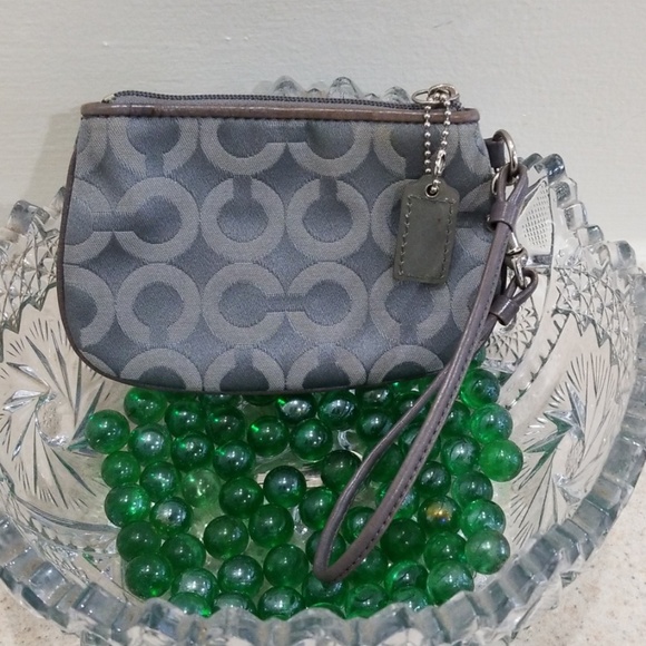 Coach authentic signature C wristlet - Picture 4 of 8